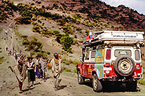 landy (RL) + people walking on piste