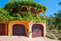 Cocagne house : driveway,  entrance & double garage