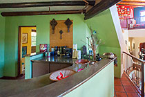 Cocagne house : bar area in dining room