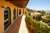 Cocagne house : upper deck & views