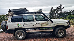 land cruiser | side view with cyclone snorkle, hijack & rooftent (option)