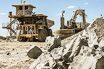 90 T truck offloading at crusher
