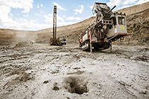holes for blasting | drilling machine in pit
