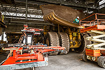 mechanicc welding truck dump box in workshop