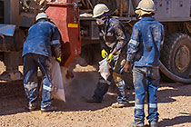 collecting drilling samples