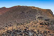 trail to Piton des Neiges